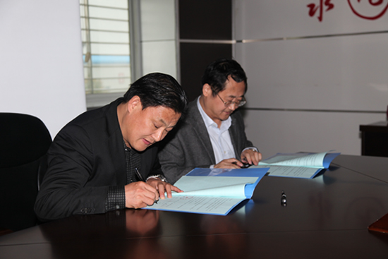 校企合作新(xin)聞稿 2014.4.24-1128副本.jpg