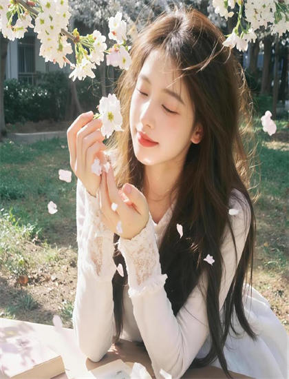 人物深度分析：《吧女斯特拉》中的后期的制作流程与艺术加工 感受人物塑造的匠心